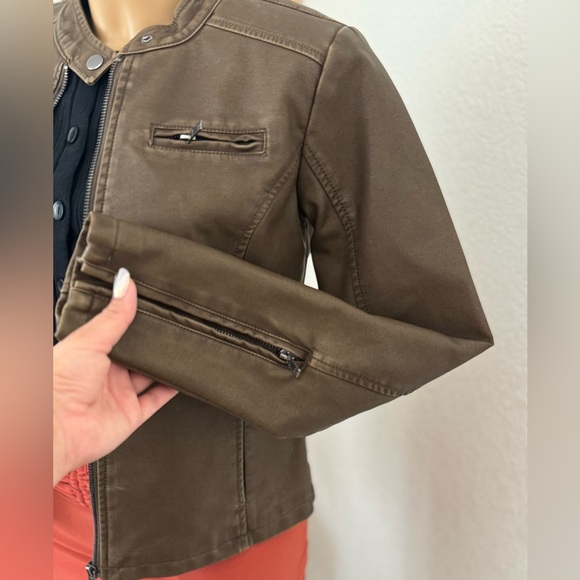 NWT Wild Fable Women's Zip-Up Winter Faux Leather Racing Jacket Brown - Picture 7 of 10